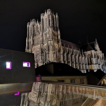 Logement Cosy Renove Au Pied De La Cathedrale Avec Climatisation Apartamento Reims Exterior foto