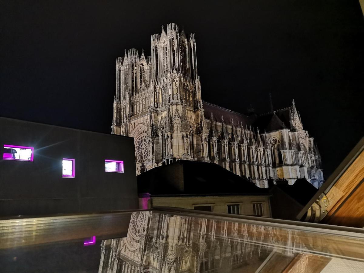 Logement Cosy Renove Au Pied De La Cathedrale Avec Climatisation Apartamento Reims Exterior foto